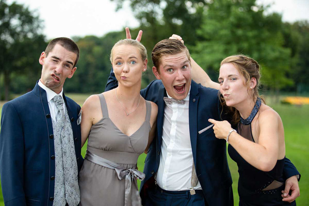 Spaßige Gruppenfotos eurer Hochzeit, Hochzeitsfotograf, Hochzeitsfotografin, Hochzeitslocation Golfresort Gernsheim, Golfparkallee 1, 64579 Gernsheim