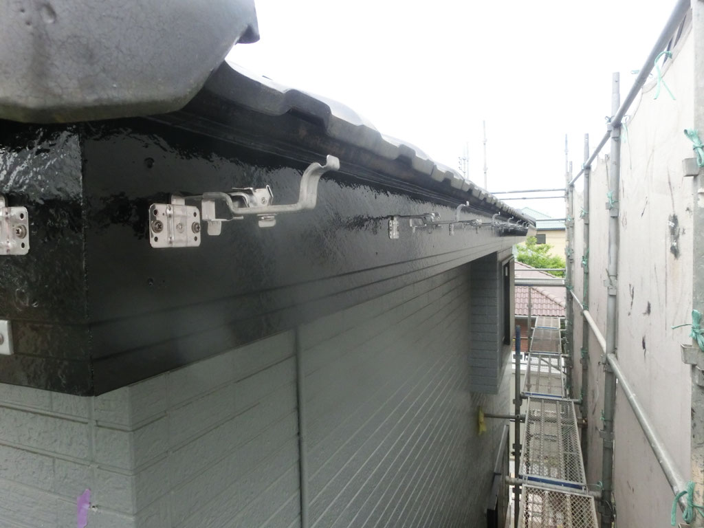 支持金具取付け