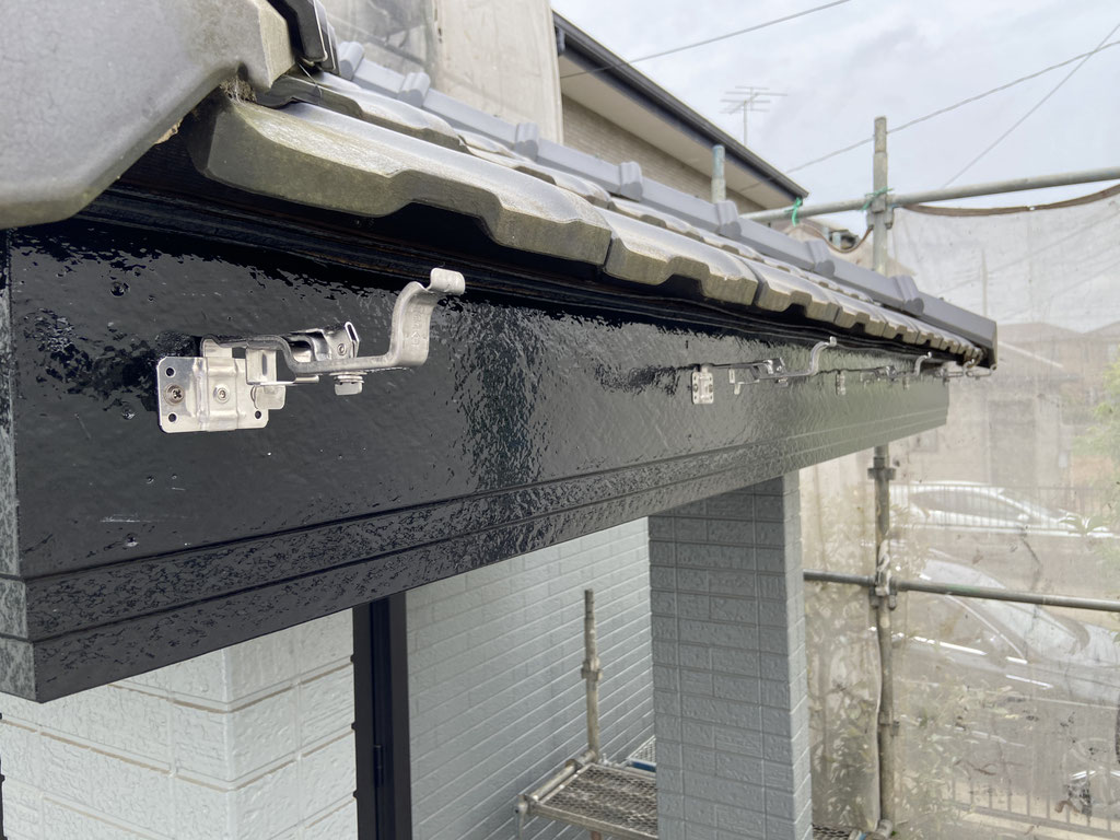 支持金具取付け