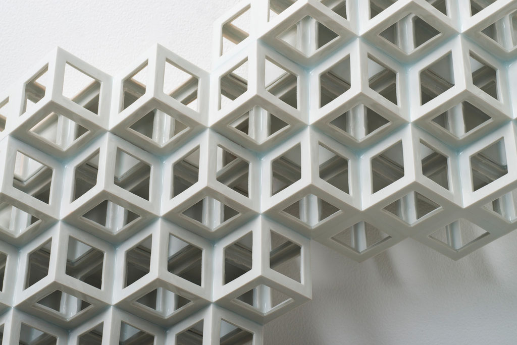 Lattice receptacle‐Polycrystal（twin 1）, 2013, Porcelain, h.37×w.44×d.11cm 
