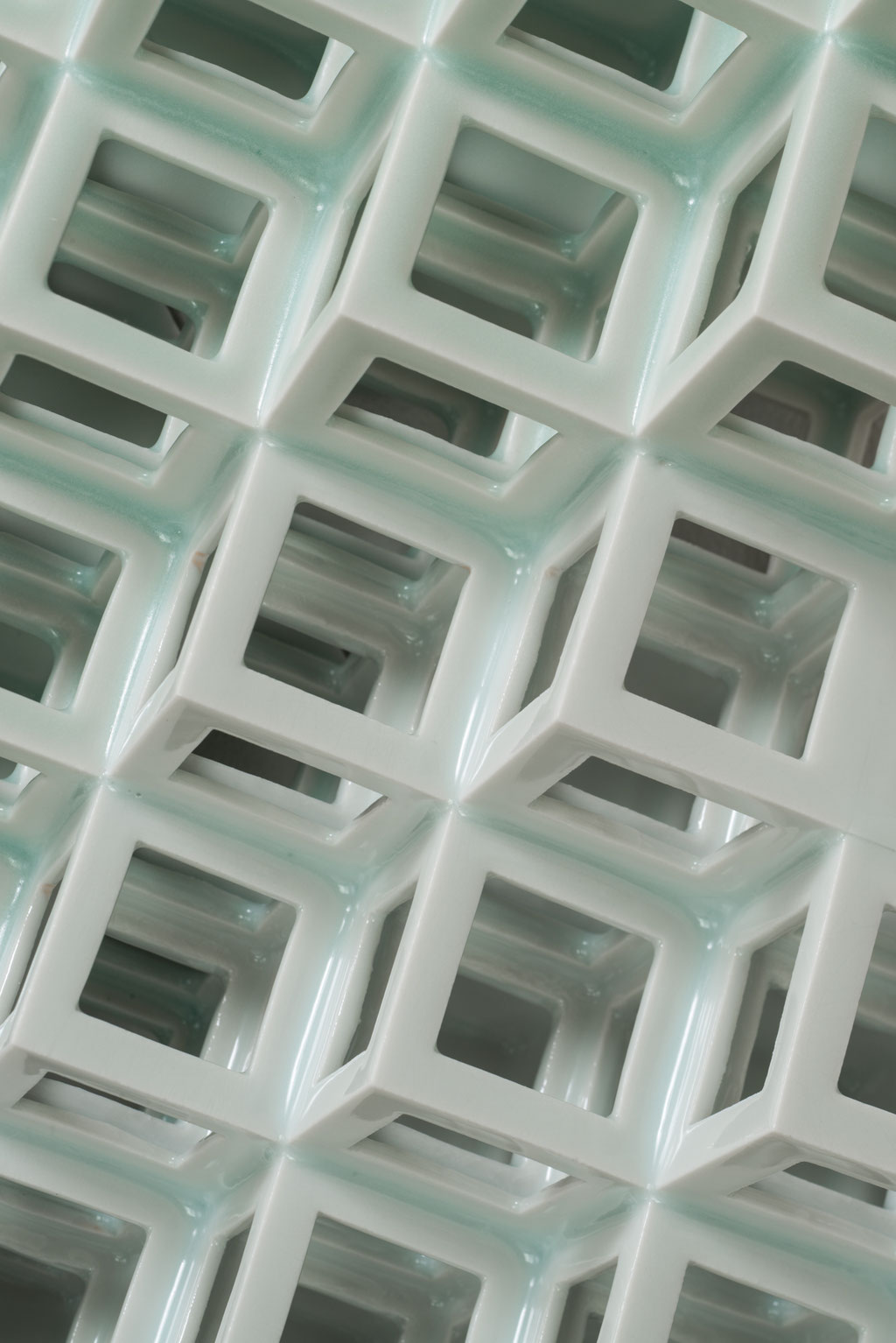 Lattice receptacle-Crystallization 2, 2014, Porcelain, h.57×w.44×d.11cm