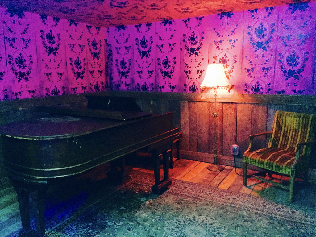 meow wolf piano room