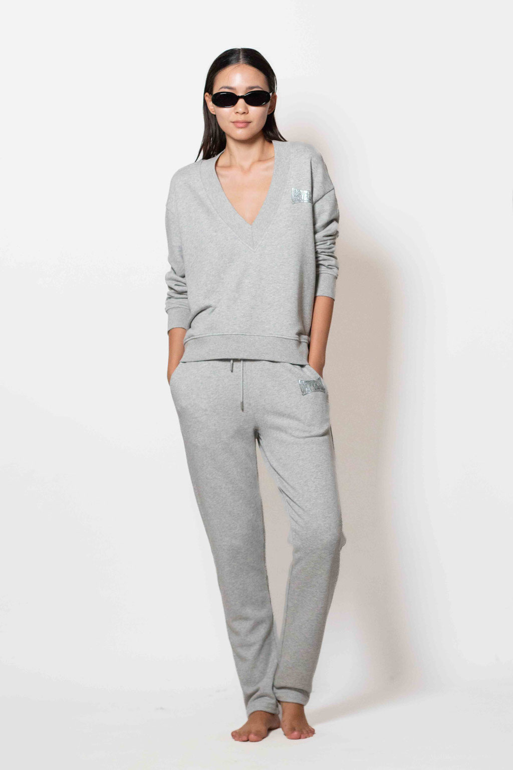 V-Neck Sweatshirt E26-08-09-5 Gris Chine, Pants E26-08-04-5 Gris Chine