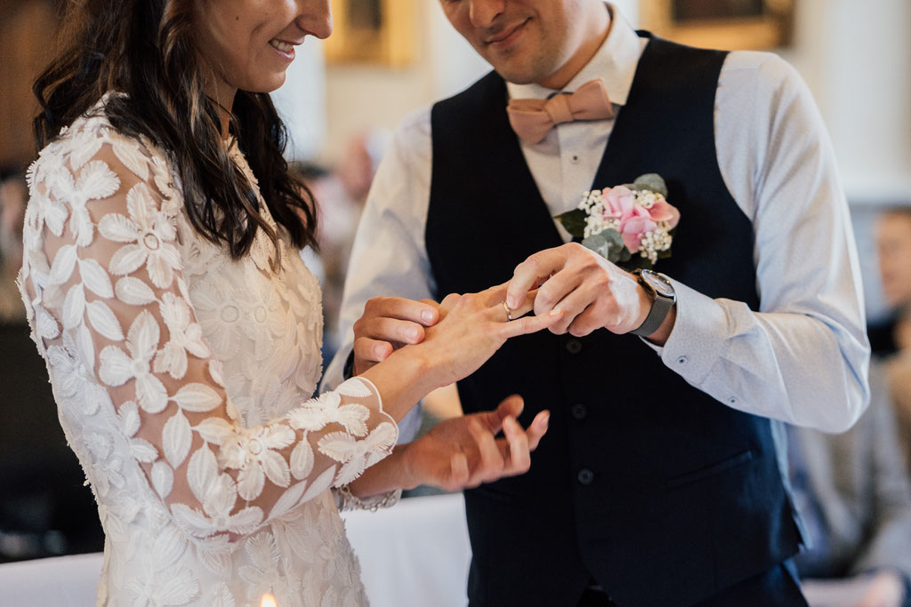 Hochzeitsfotografin Idstein, Ringübergabe