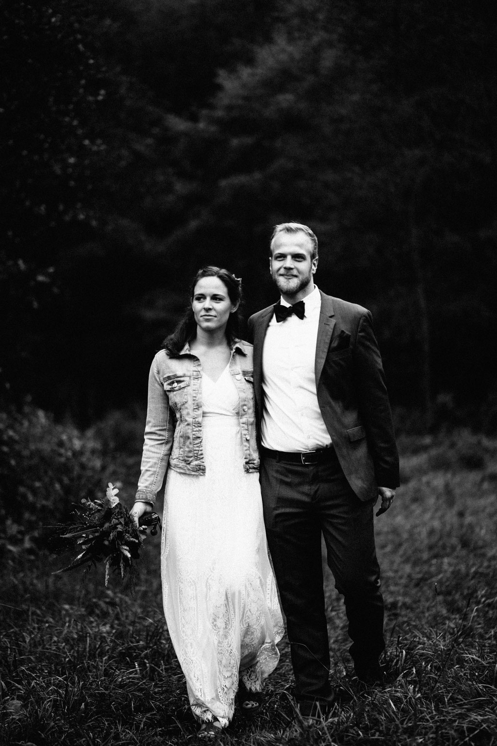 Brautpaaraufnahmen, schwarz weiß, sw, Hochzeit, Freie Trauung, Hubertushütte, Lentschik, Hochzeitsfotografin Rheingau, Wiesbaden