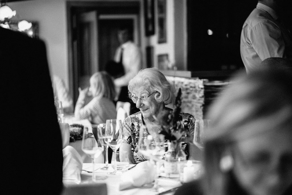 Oma, Hochzeit, Freie Trauung, Wiesbaden, Rheingau, Hubertushütte, Lentschik, Fotografin