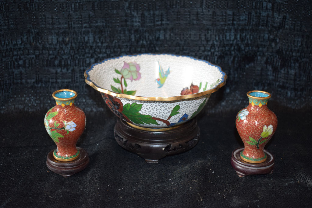 Cloisonné Schale mit zwei kleinen Vasen, Ø18cm 