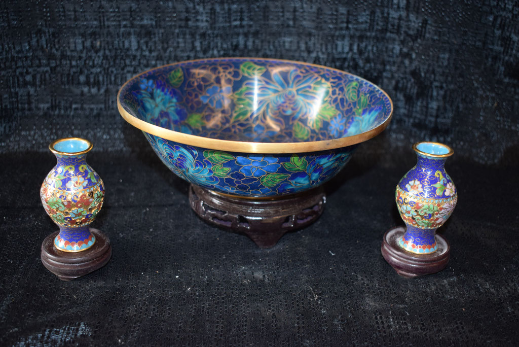 Cloisonné Schale mit zwei kleinen Vasen, Ø21cm 