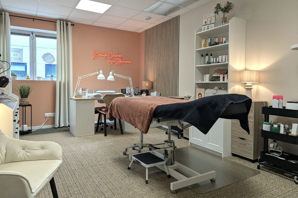 Vue d'ensemble du salon Beauté Cachée by Stéphanie La Ravoire près Chambéry