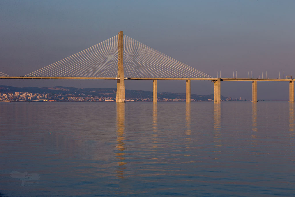 Ausstellungs # 44 Format75x50cm Titel: "Sunset at Bridge Vasco da Gama"