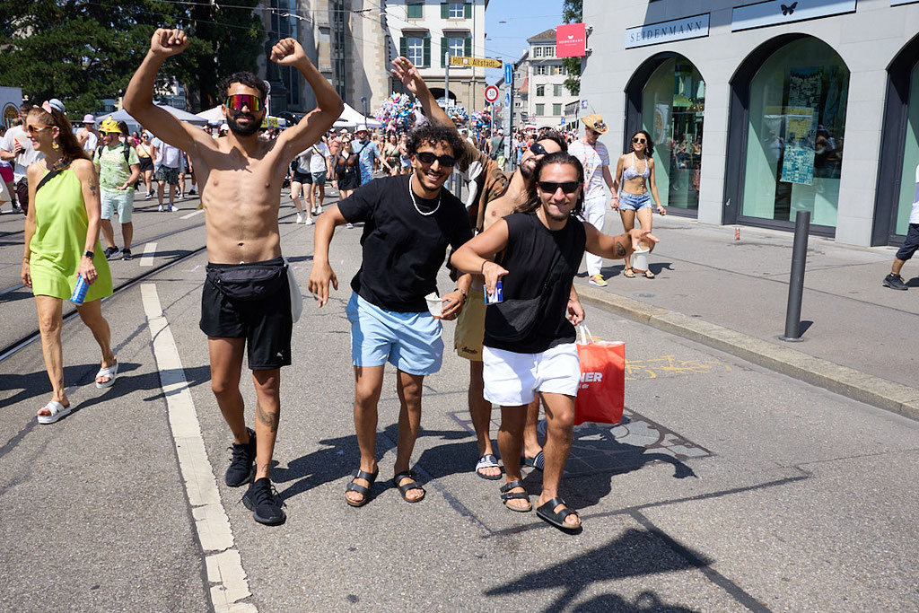 Steetparade 2025-  Motto «Live Love, Love Life