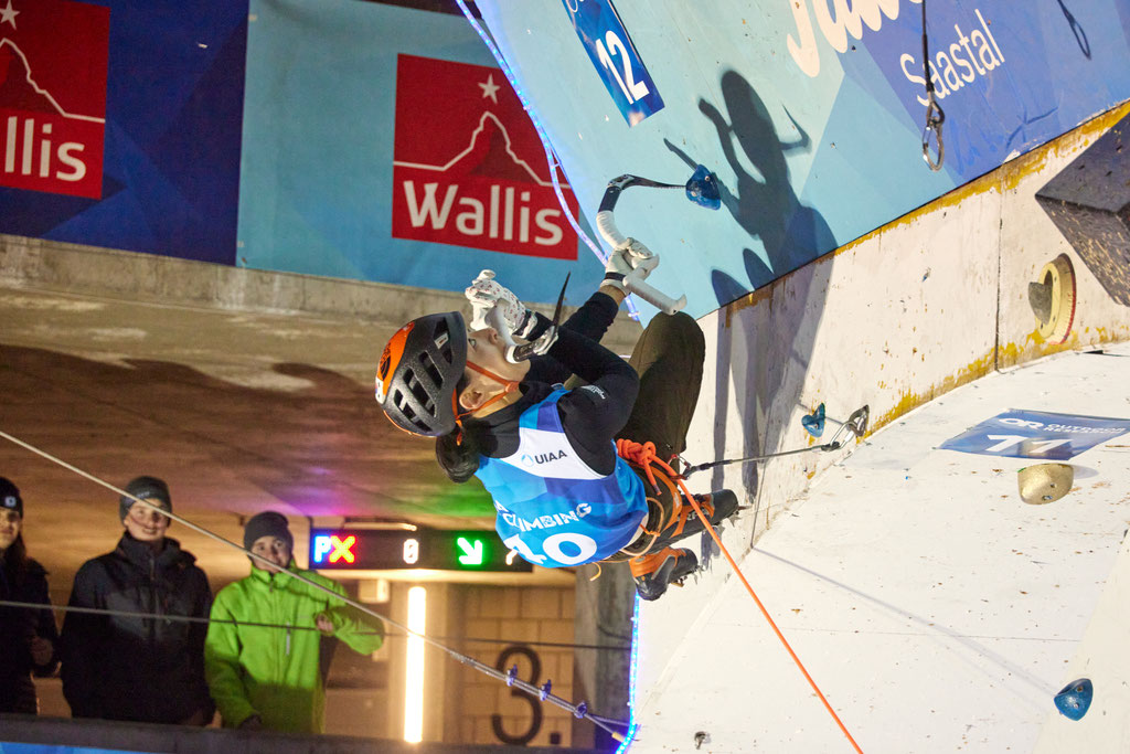 winner female Woonseon SHIN  reaches the Top