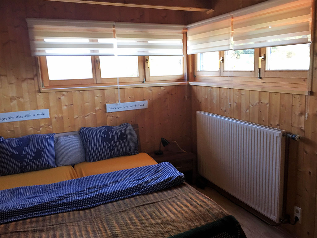 Schlafzimmer EG mit Doppelbett 180x200