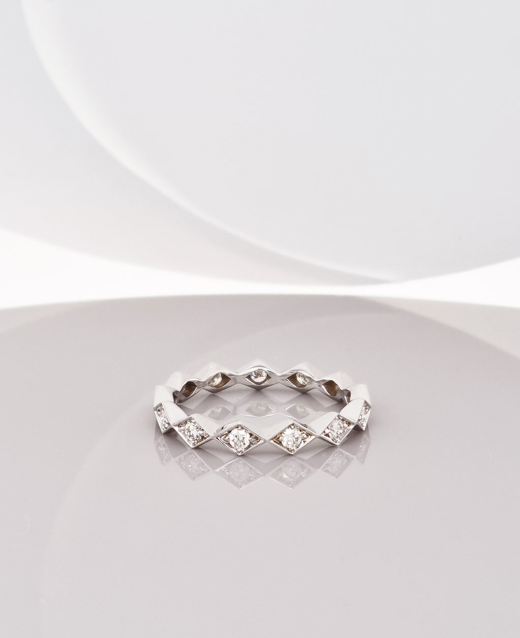 Memoirering - Rautenring, Diamanten, 18 karat Weißgold, 2.150 Euro