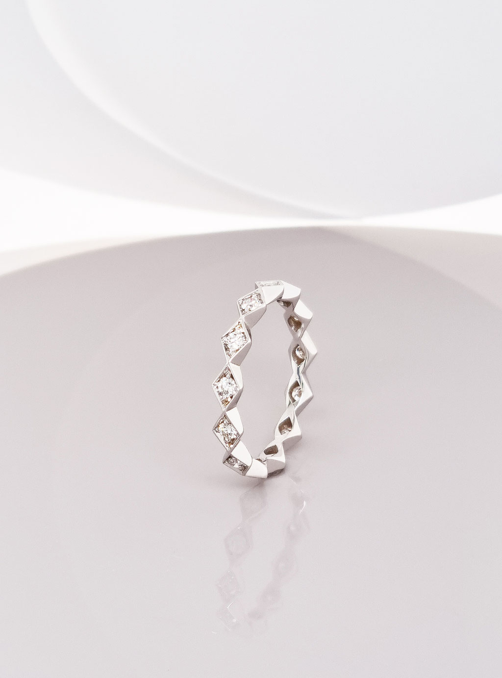 Memoirering - Rautenring, Diamanten, 18 karat Weißgold, 2.150 Euro