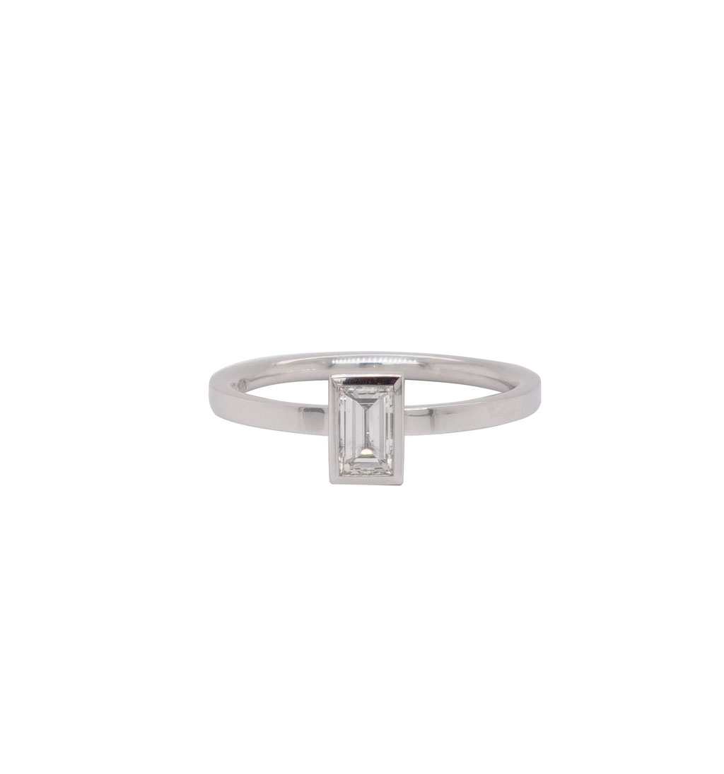 Verlobungsring mit einem Diamant in Baguetteschliff 0,36 carat, TW/vvs, 18 karat Weißgold, 1.900 Euro