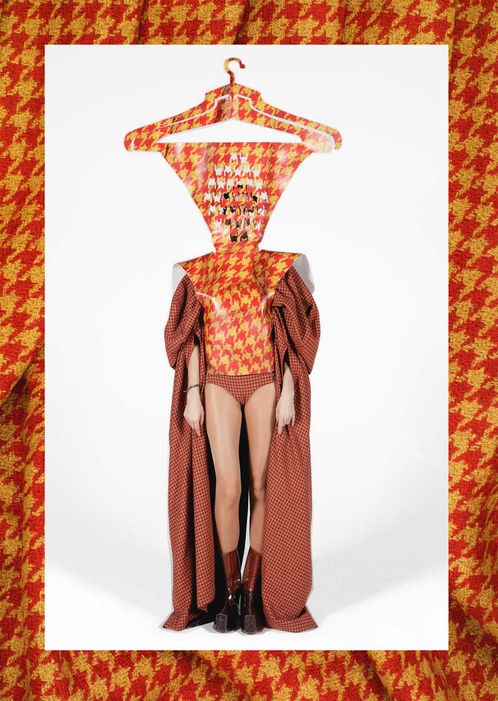 Graduate Collection Evita Rigert 2017 Clothhanger