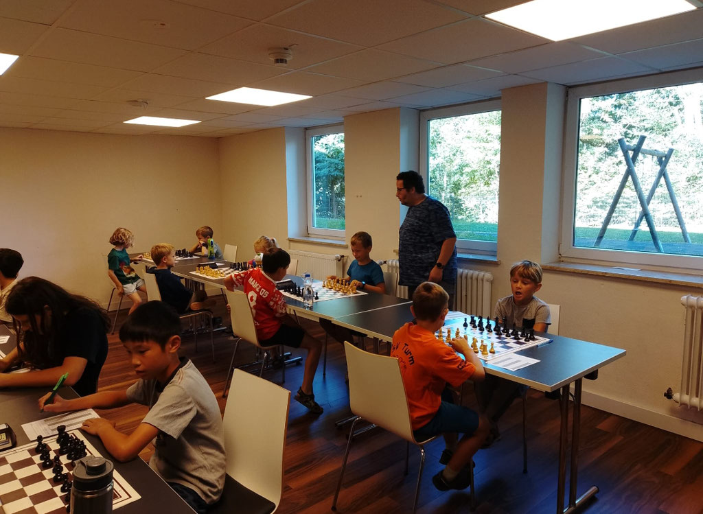 ... beim Schach-Turnier!