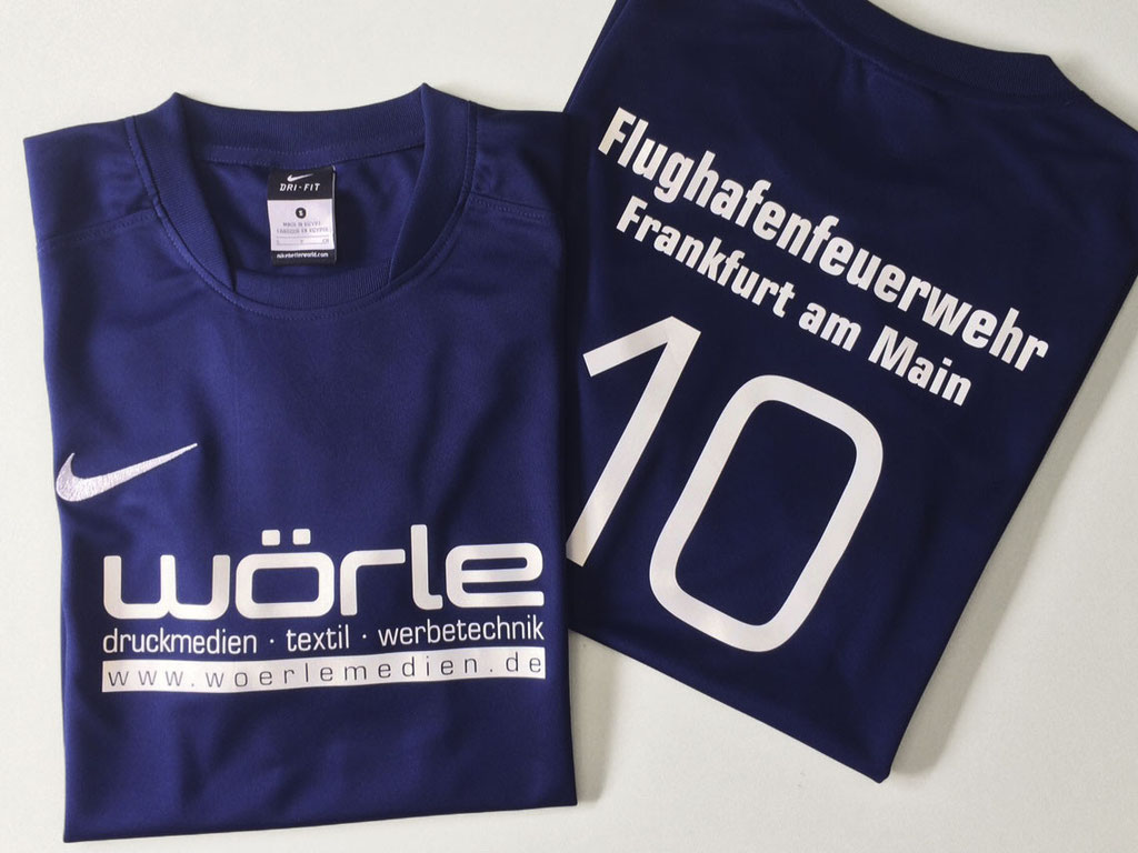 Fußball-Trikotbeschriftung - Nike - Beflockung (© WÖRLE medien, Textildruck Würzburg)