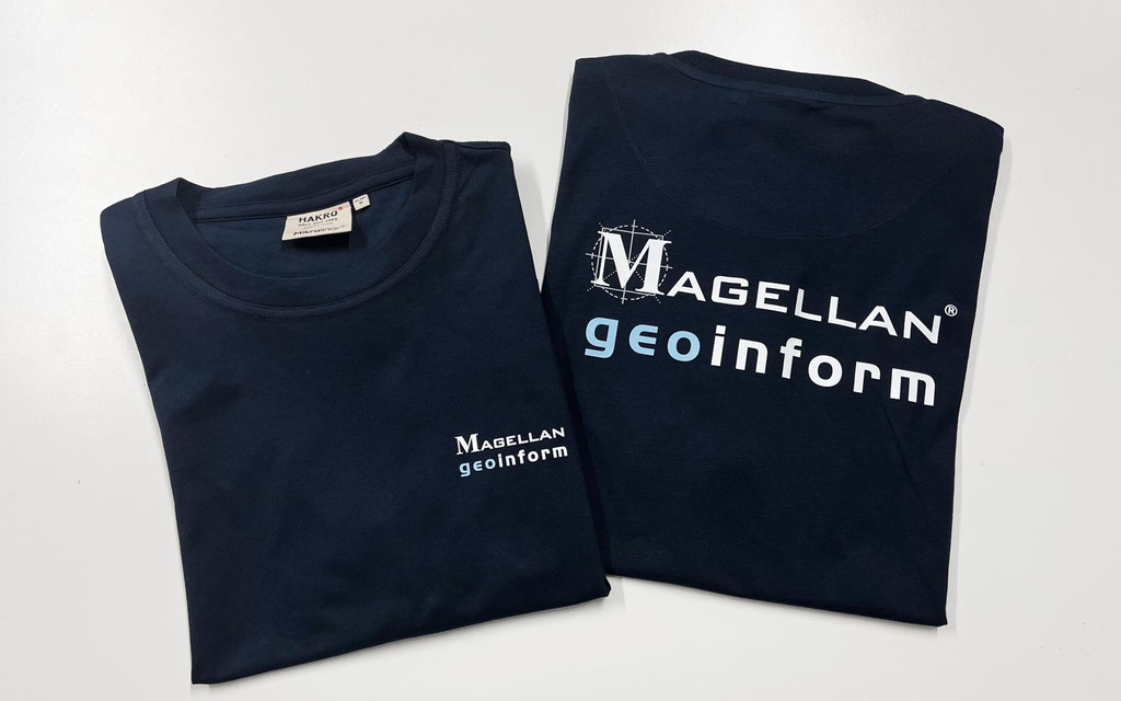 Textildruck auf HAKRO T-Shirts mit Firmenlogo. Teambekleidung bzw. Workwear
