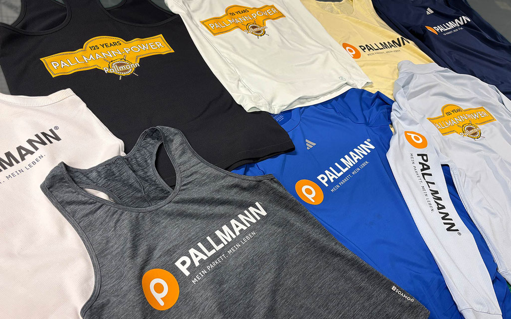 Farbiger Textildruck auf Sport-Funktionsshirts/Laufshirts für Pallmann. (© WÖRLE medien, Textildruck Würzburg)