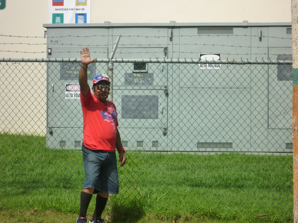 Bienvenu, Rincon's greeter and traffic coordinator