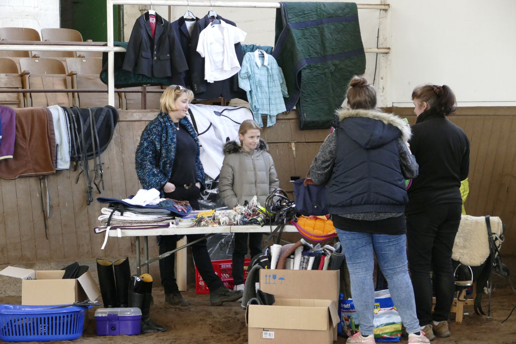 Flohmarkt im Reitstall am 04.04.2015