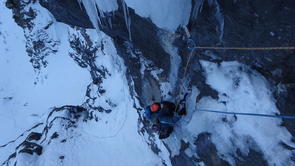 Nadège dans le mixte de L2 - Cascade de glace - Bessans