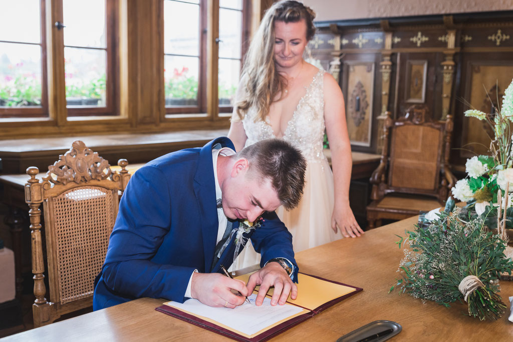 Hochzeit von Juliane und Gaston in Oschatz. Trauung im Ratssaal Oschatz. 