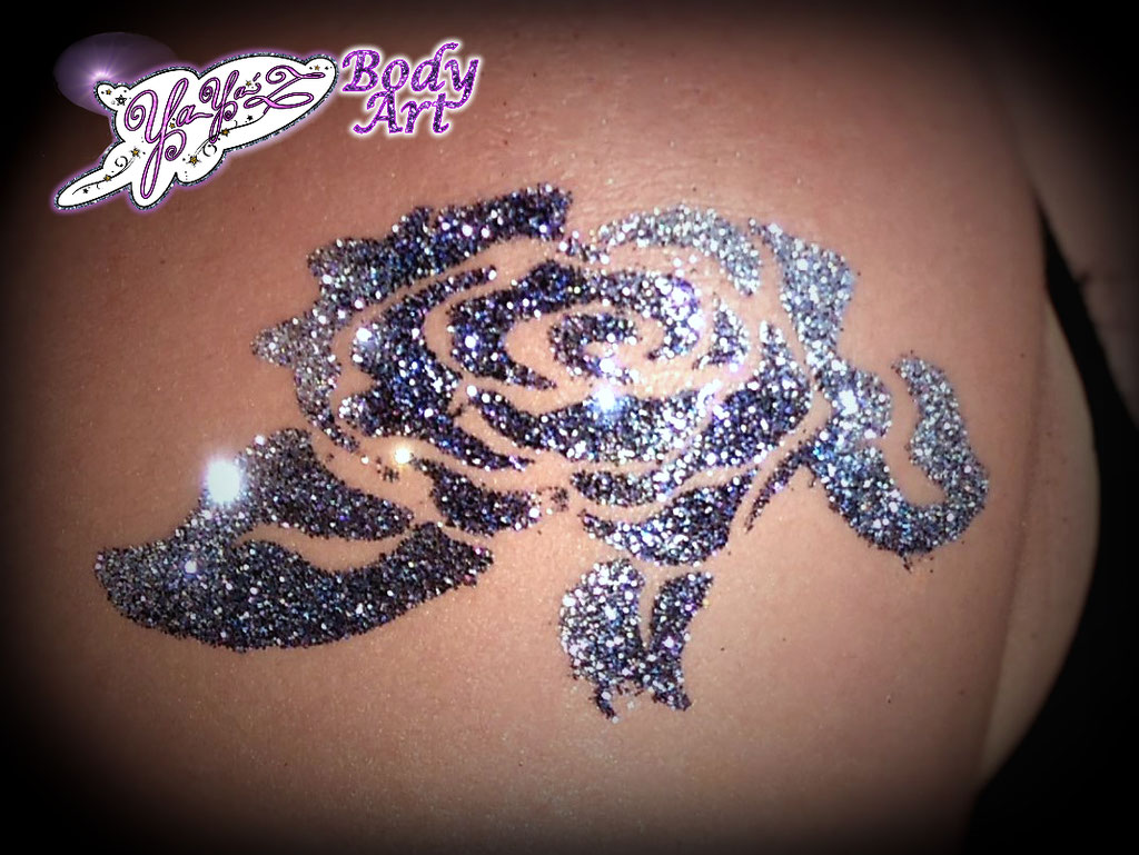 Tatouage éphémère paillettes _ tattoo temporaire pailleté _ YaYa'Z Body Art / Vendée / yayaz-bodyart.fr 