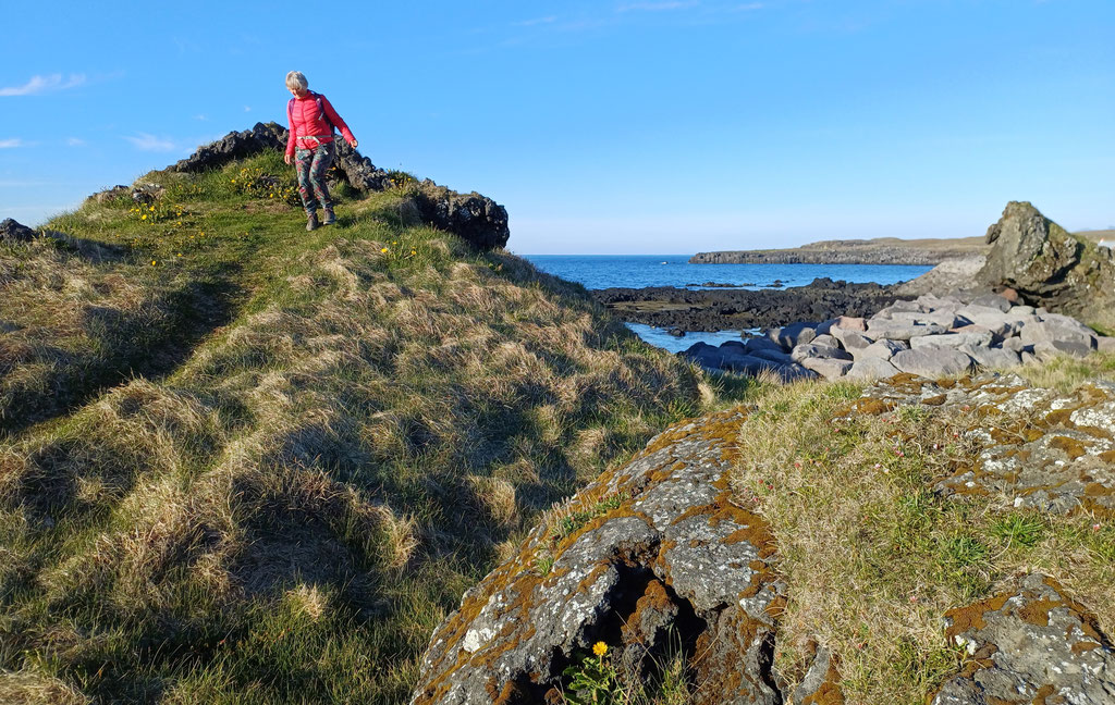 Langs de kust van Hellisandur