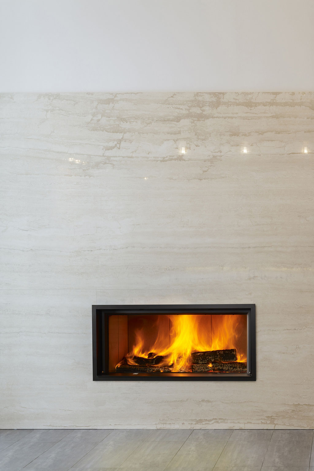 Cheminée feu bois foyer fermé 