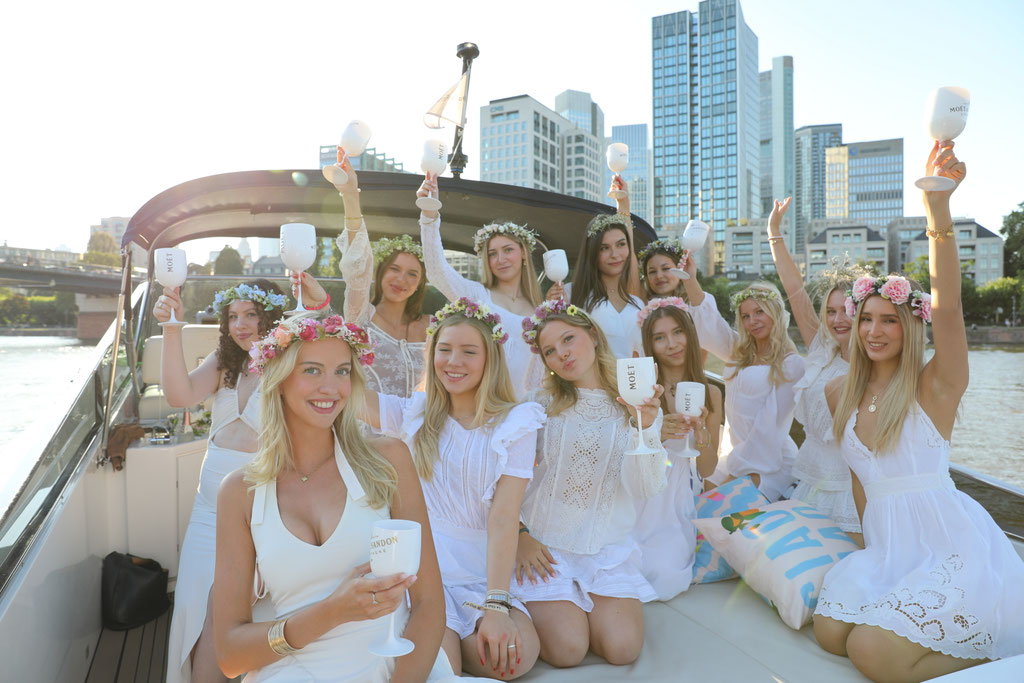 Midsommar Party in Frankfurt am Main mit der Itama "Dolce Vita" Yacht Tour 