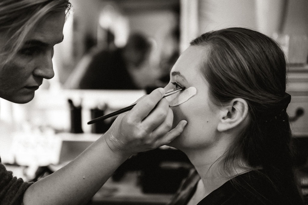 Brautstyling im Schloss Aufhausen vor Ort