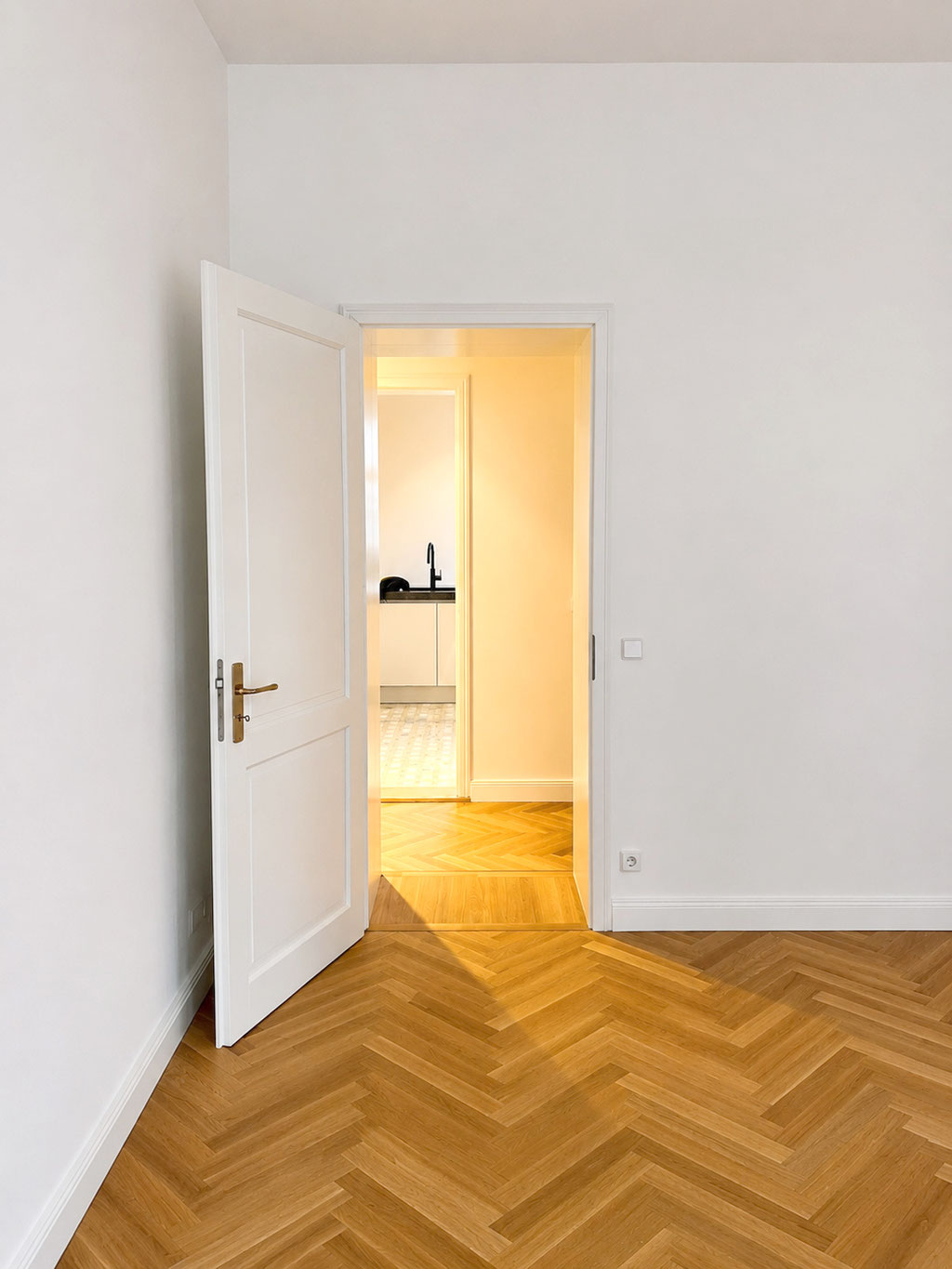 Blick vom Schlafzimmer in die Wohnküche Nachher