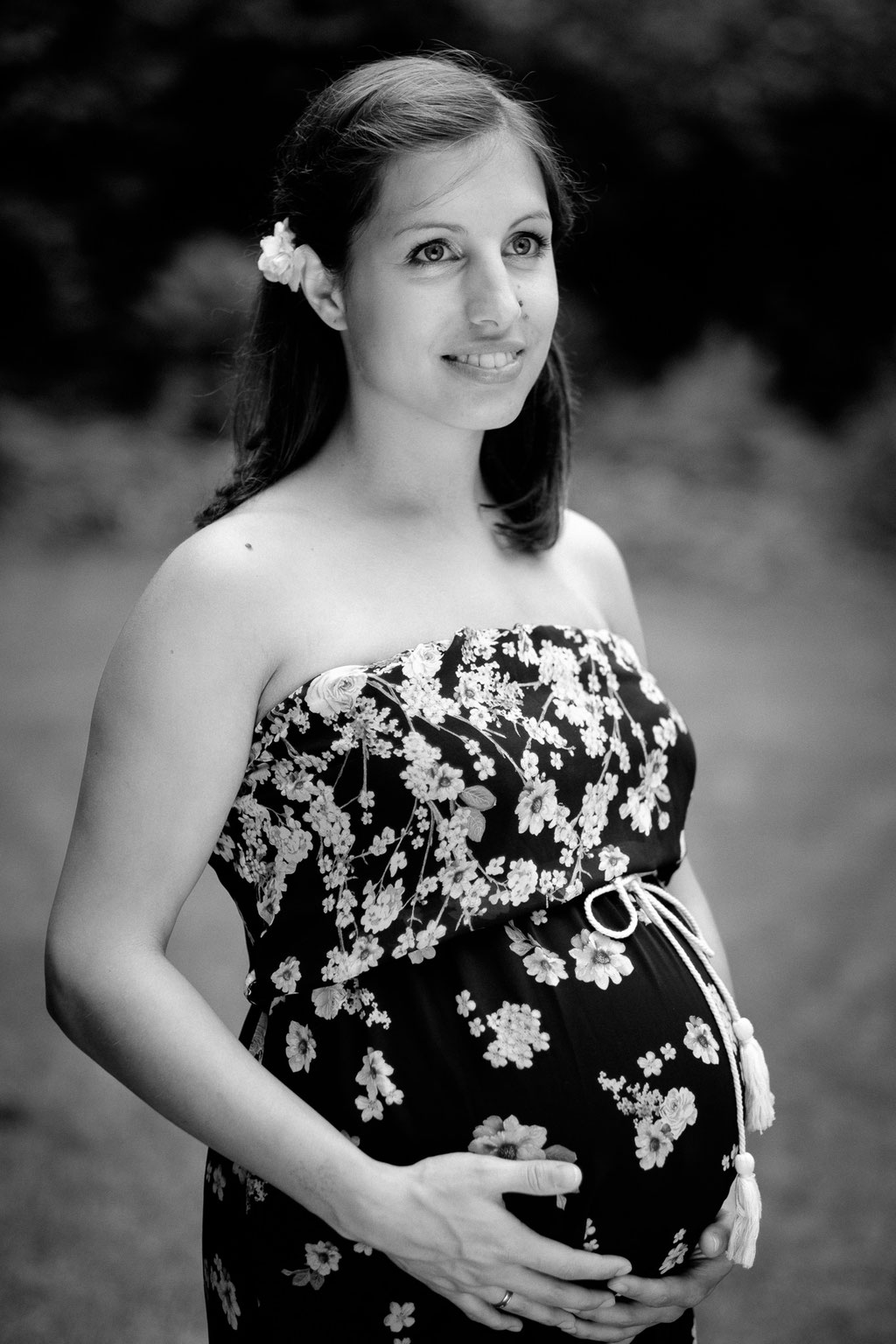 Outdoor Babybauch-Shooting. Fotostudio Roman Pfeiffer