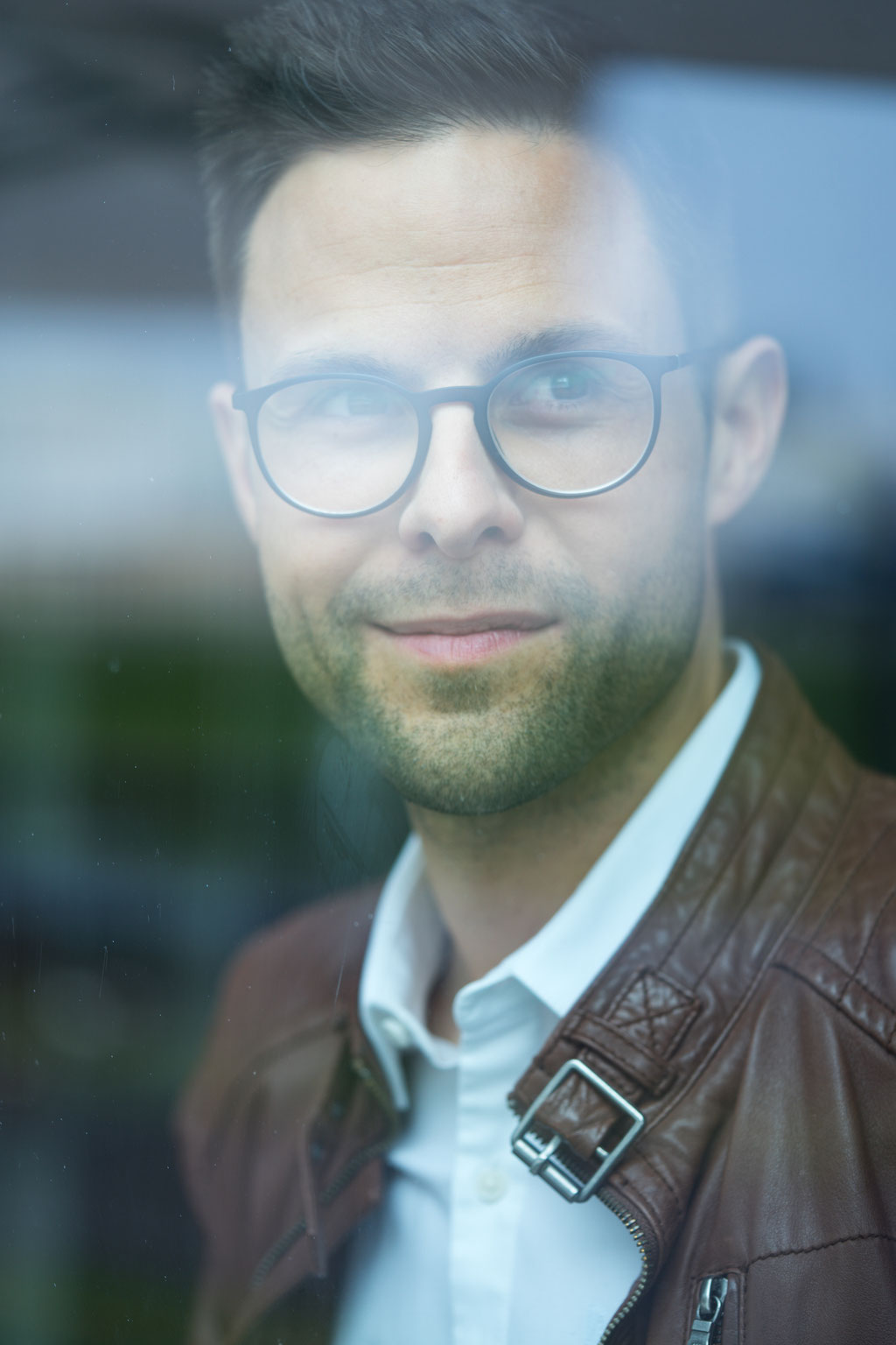 Kai Fischer - Moderator - Künstlerportrait - Frankfurt am Main - Photo by Melina Johannsen