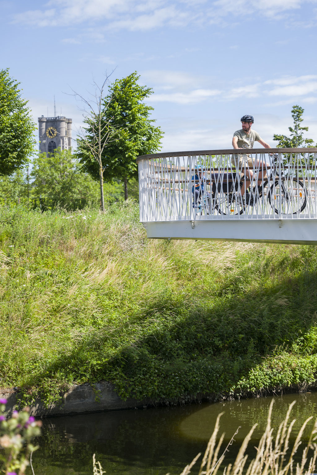 Authentic pictures for the cycling & tourism industry © François Struzik - simply human