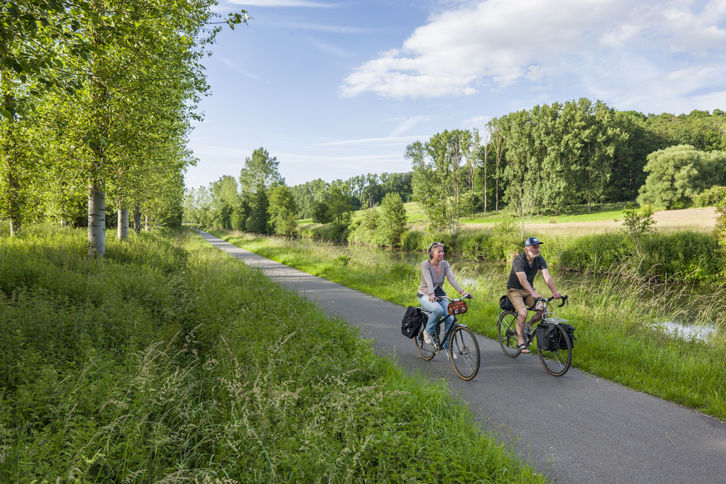 Authentic pictures for the cycling & tourism industry © François Struzik - simply human