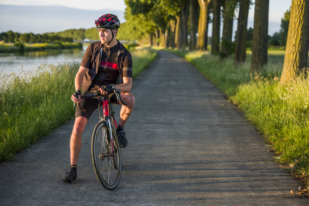 Authentic pictures for the cycling & tourism industry © François Struzik - simply human