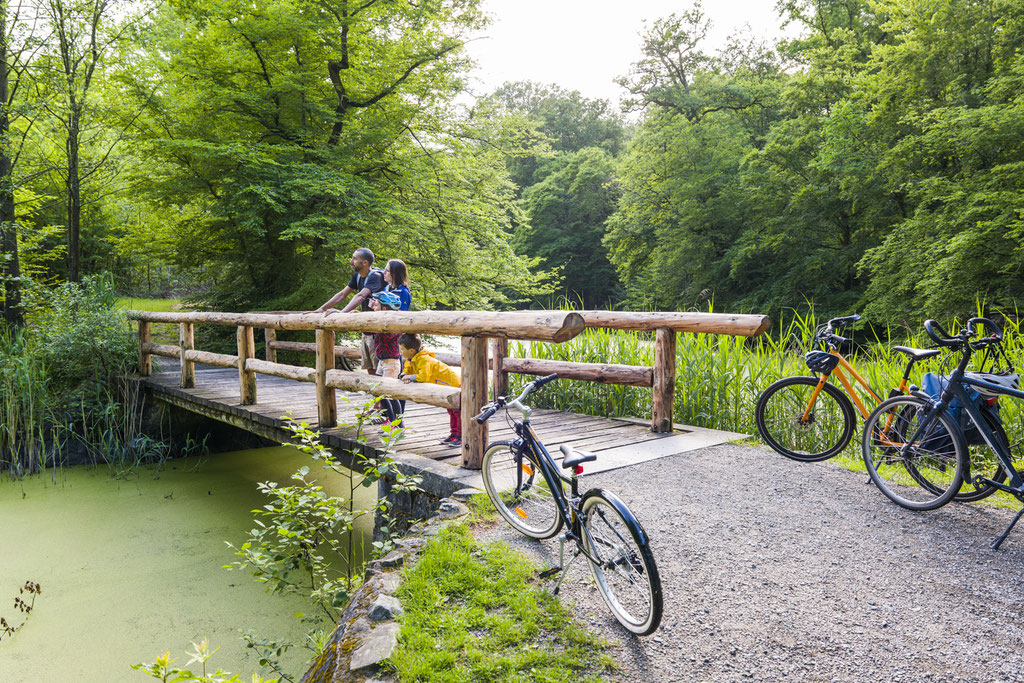Authentic pictures for the cycling & tourism industry © François Struzik - simply human