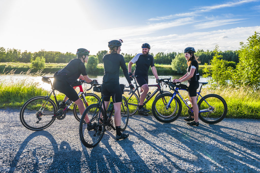Authentic pictures for the cycling & tourism industry © François Struzik - simply human