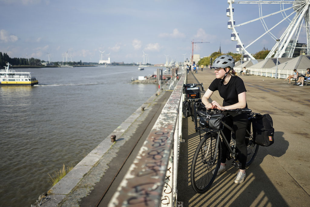 Authentic pictures for the cycling & tourism industry © François Struzik - simply human