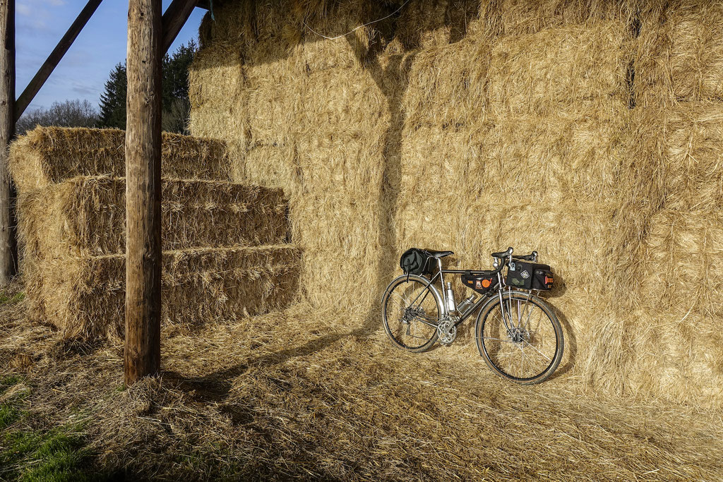 Authentic pictures for the cycling & tourism industry © François Struzik - simply human