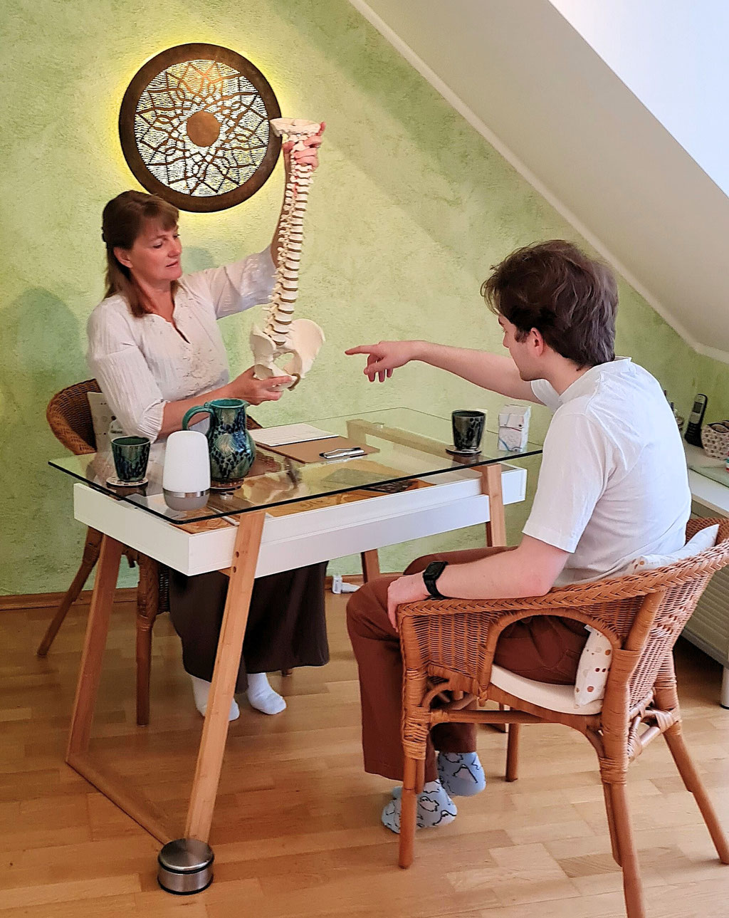 Praxisraum in Waldperlach: Patientengespräch