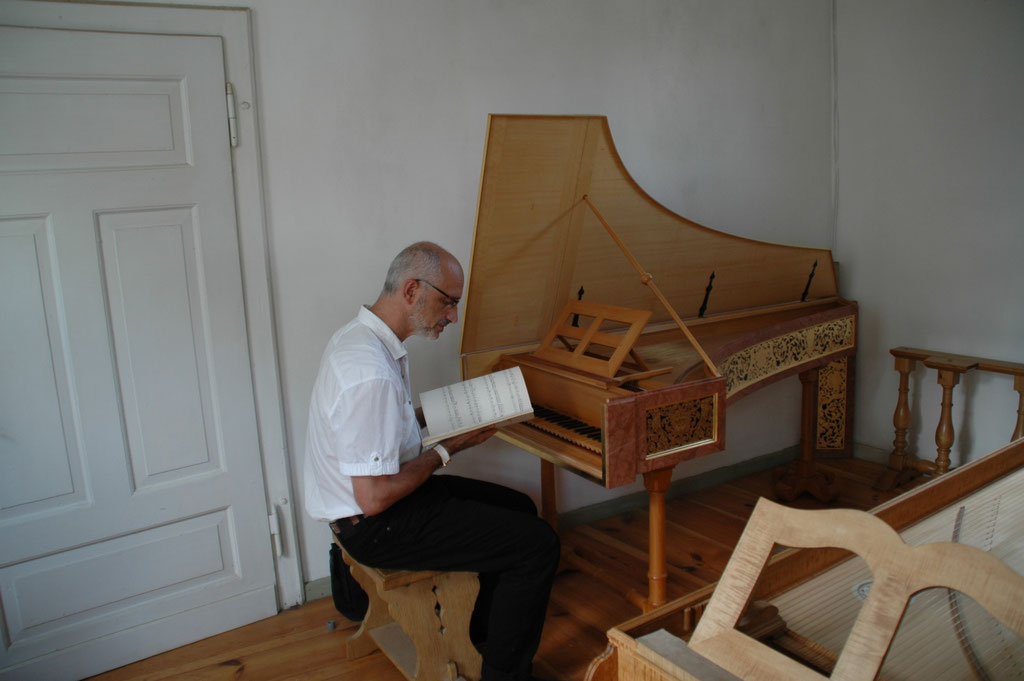  I may try out the instruments © Achim Heinrichs-Heger — at Lennep.