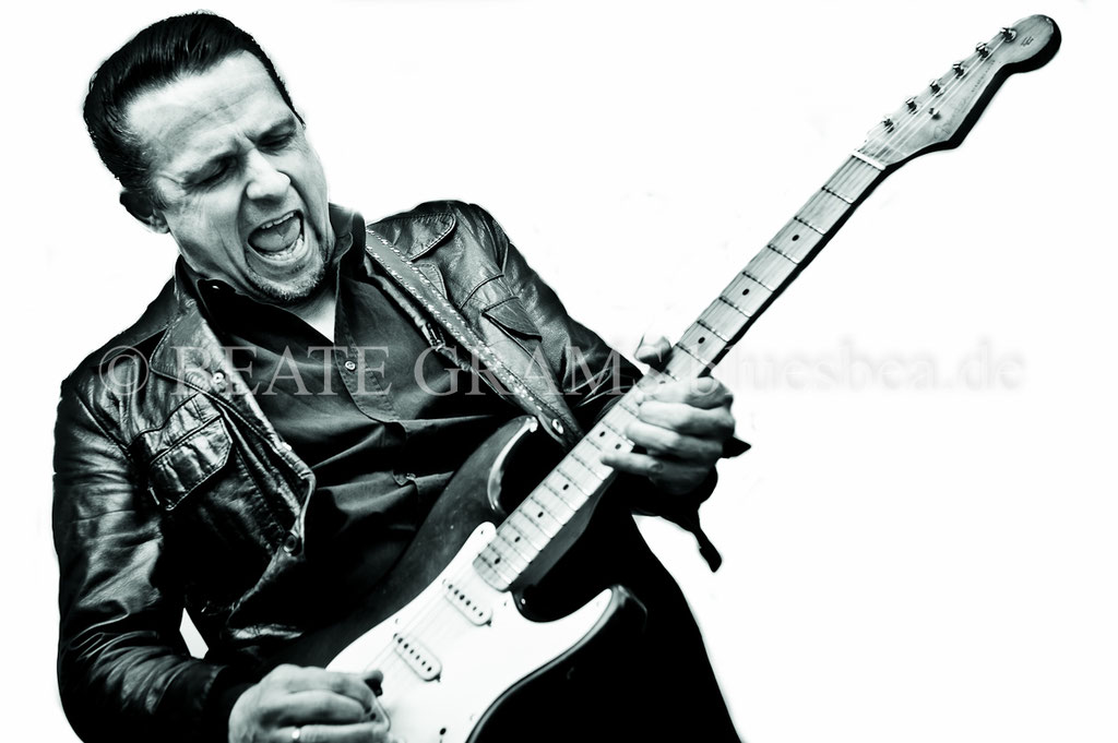 Tommie Harris & Kai Strauss Band