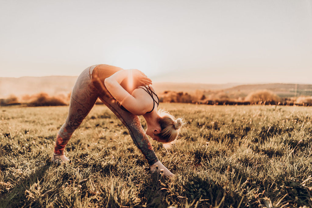 Vinyasa Flow Yoga-Übung im Freien