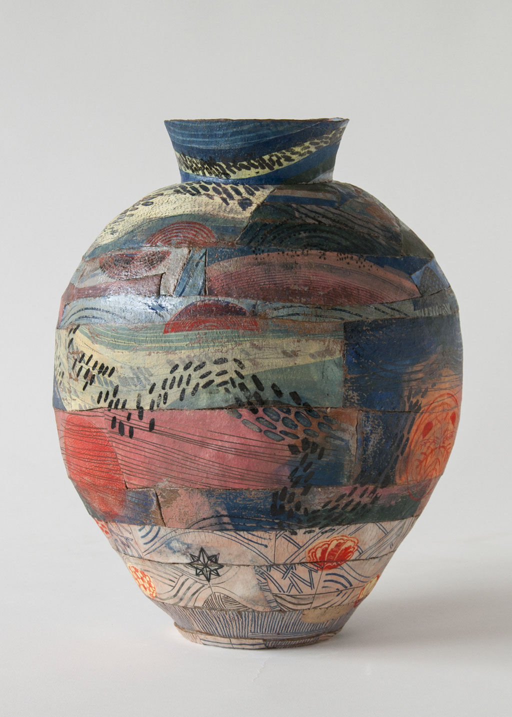 "California Dreaming" • 2014 • Engobe und Glasur auf Steinzeugton • H  34,5 cm • Privatbesitz