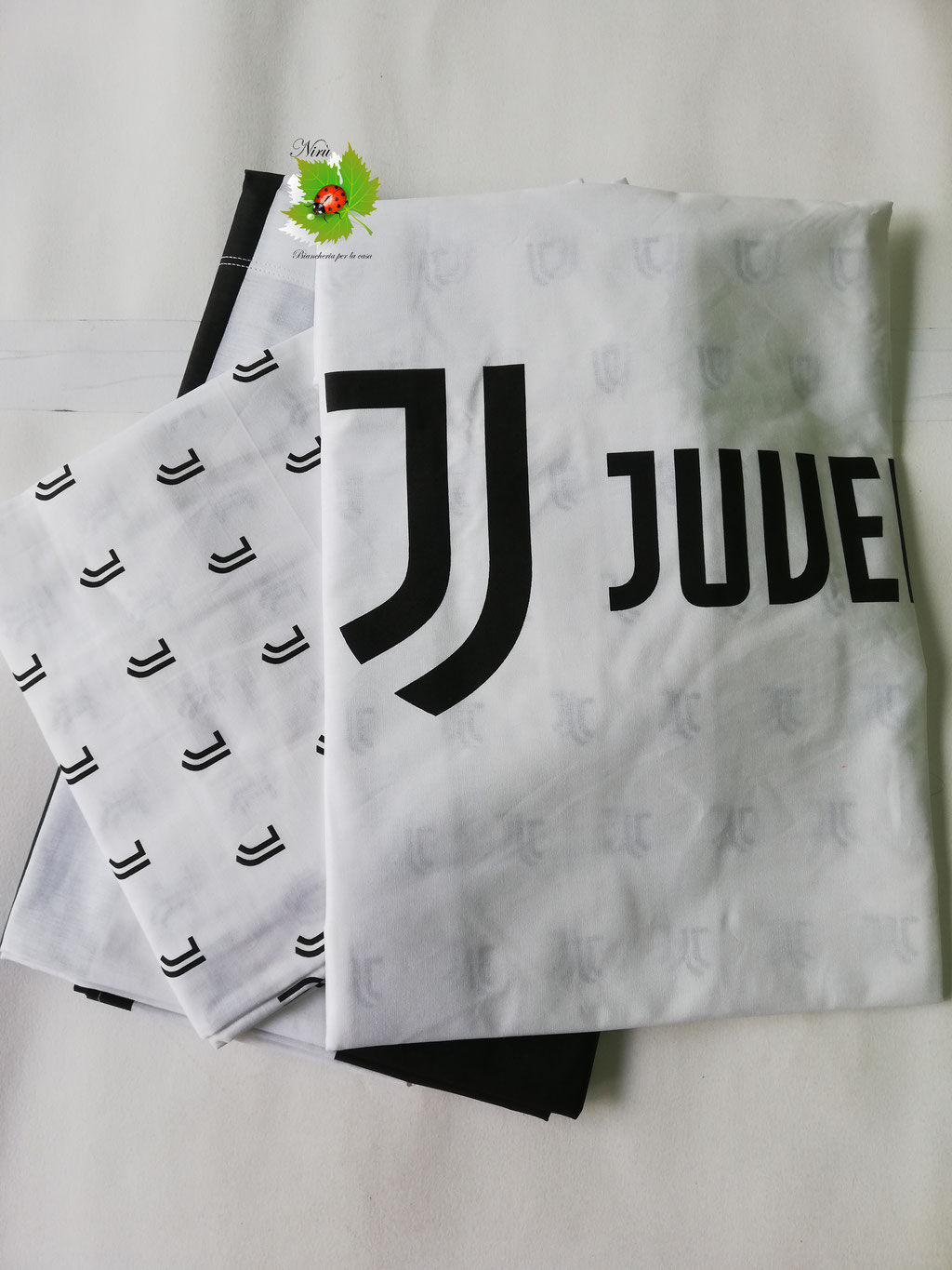 Completo lenzuola  F.C Juventus ufficiale per letto matrimoniale due piazze. B305